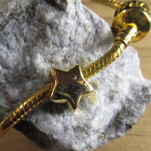 Gold plated 925 Silver Star European Charm - Picture 2 of 7